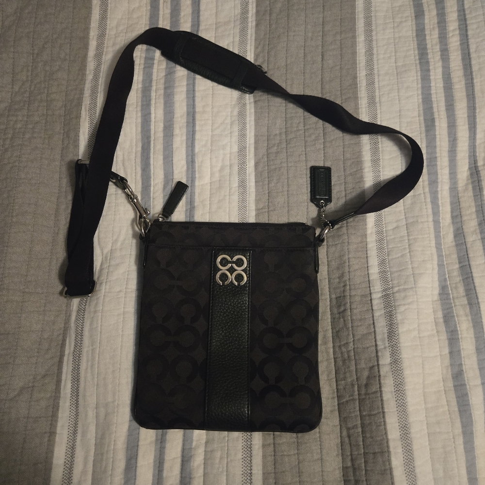 Coach Cross body purse, black.